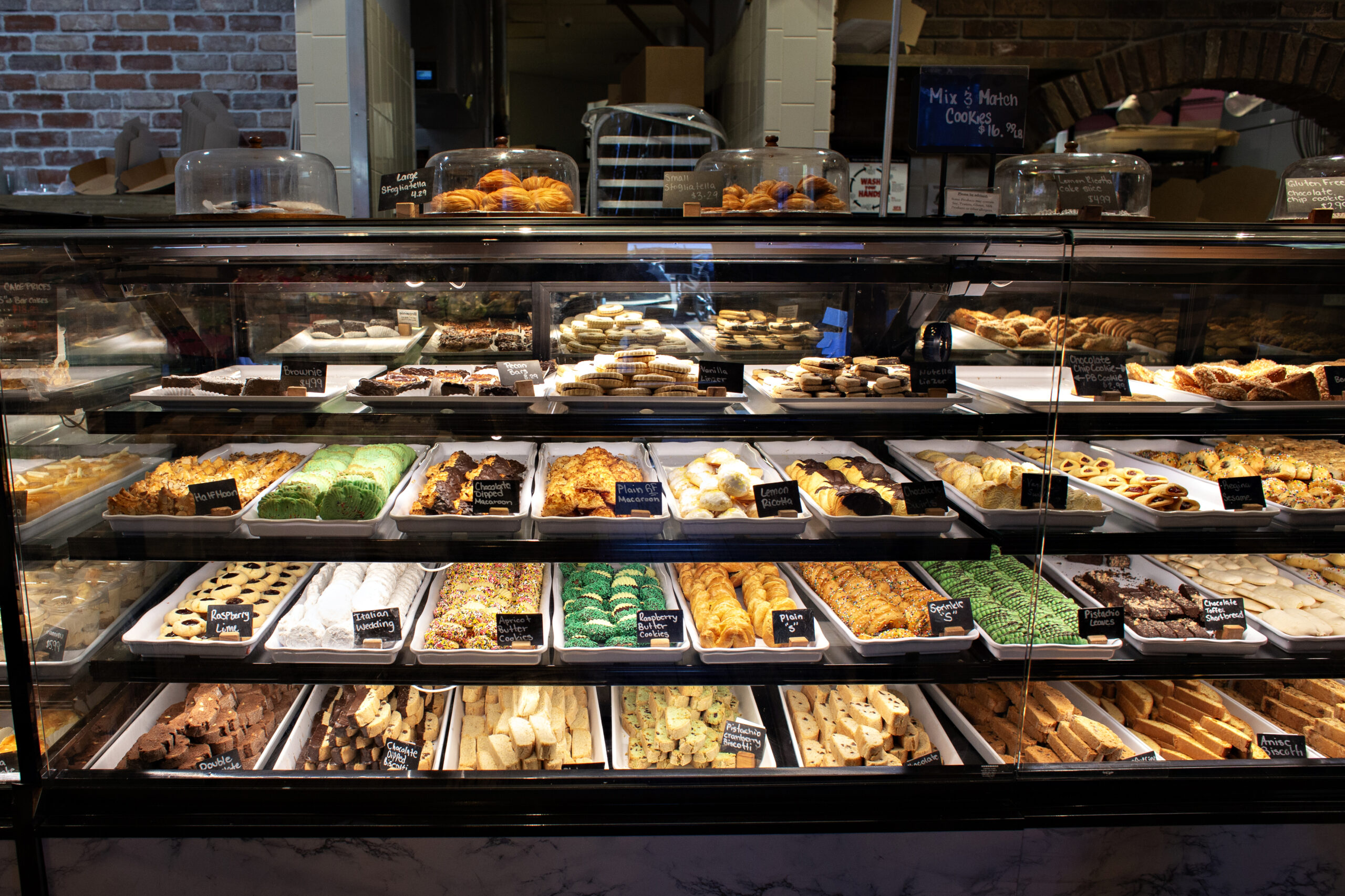 DeRomas0069 scaled 1